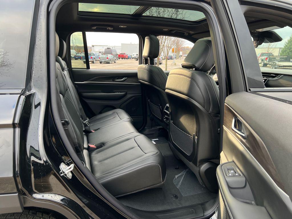 new 2025 Jeep Grand Cherokee car, priced at $46,808