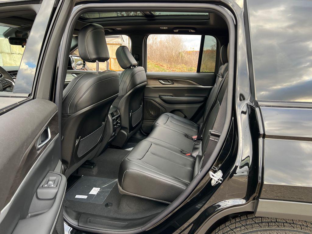 new 2025 Jeep Grand Cherokee car, priced at $46,808