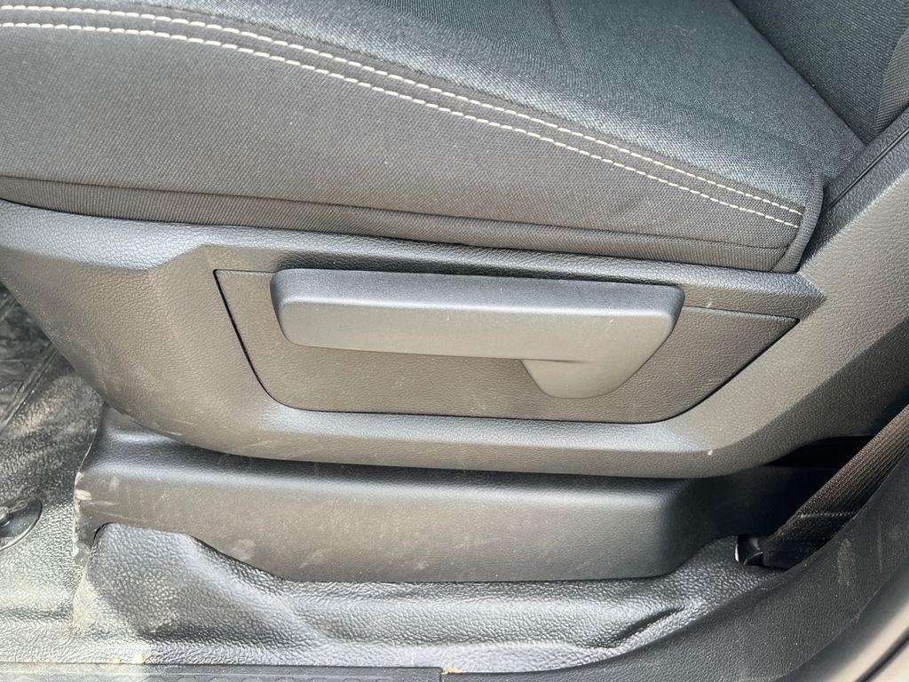 new 2025 Jeep Grand Cherokee car, priced at $40,464