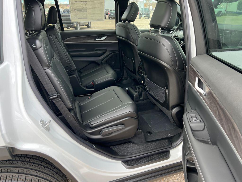 new 2025 Jeep Grand Cherokee L car, priced at $47,996