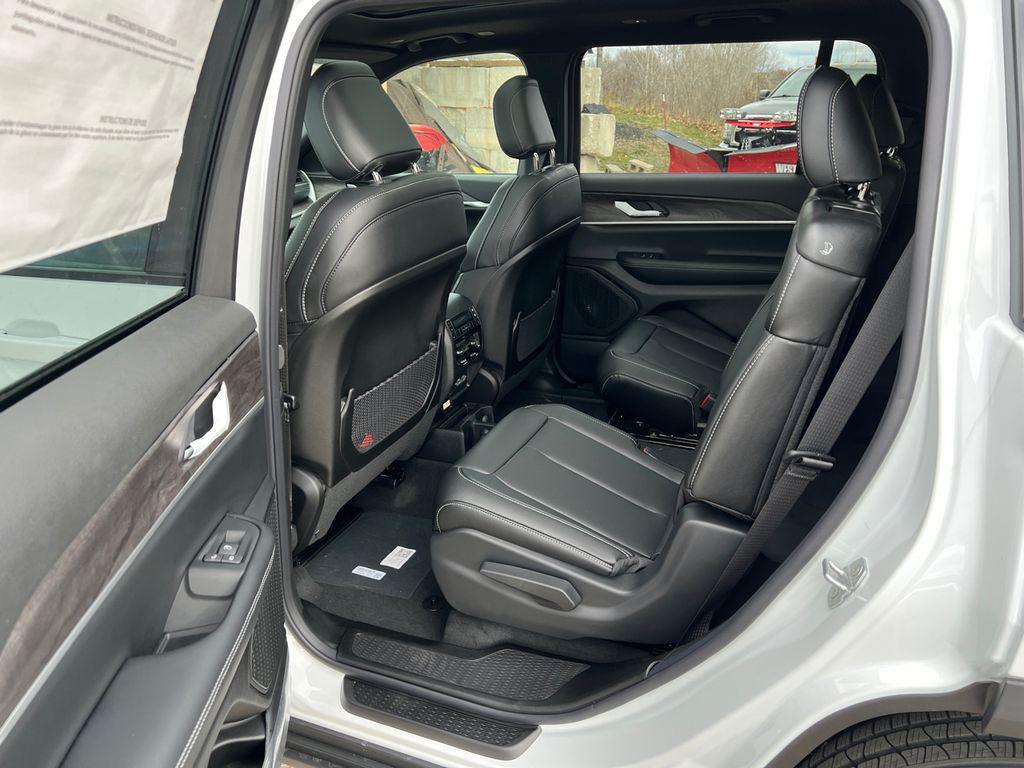 new 2025 Jeep Grand Cherokee L car, priced at $47,996