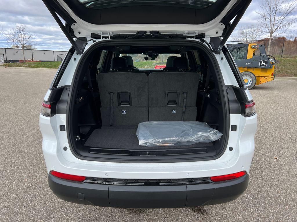 new 2025 Jeep Grand Cherokee L car, priced at $47,996