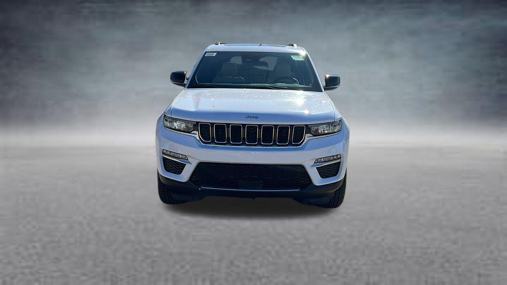 new 2025 Jeep Grand Cherokee car, priced at $42,614
