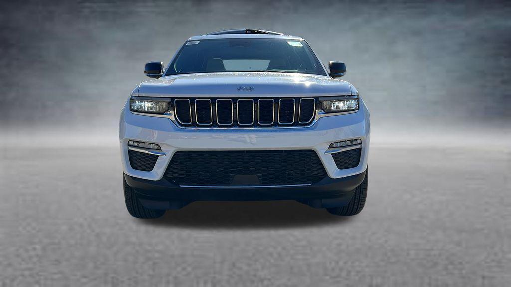new 2025 Jeep Grand Cherokee car, priced at $42,614