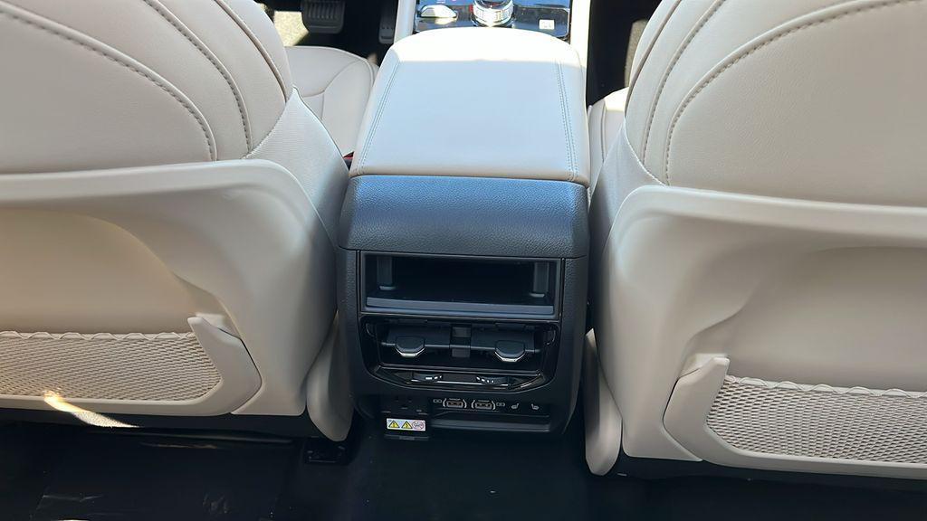 new 2025 Jeep Grand Cherokee car, priced at $42,614