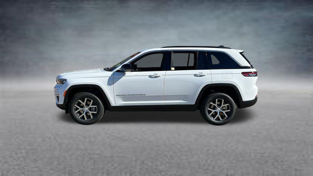 new 2025 Jeep Grand Cherokee car, priced at $42,614