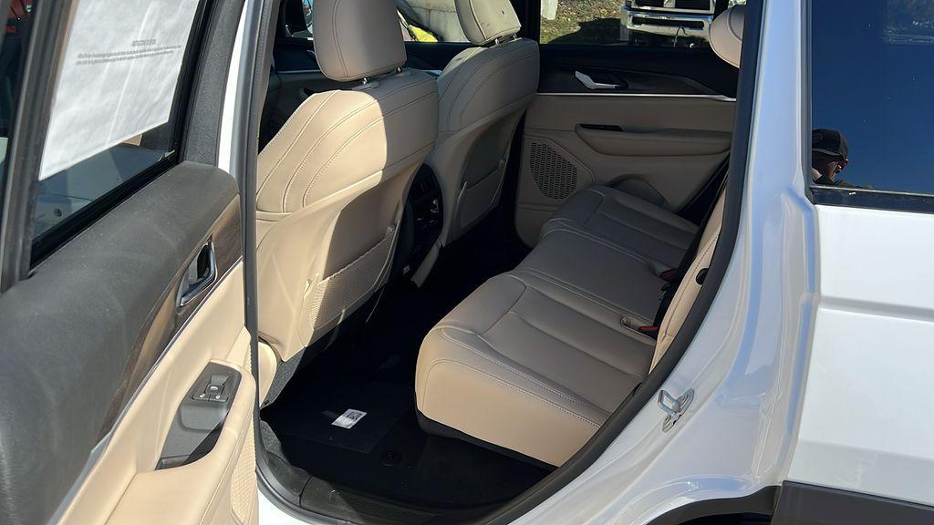 new 2025 Jeep Grand Cherokee car, priced at $42,614