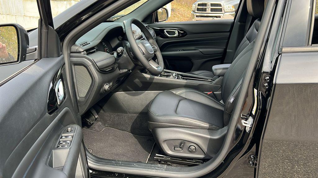 new 2026 Jeep Compass car, priced at $32,067