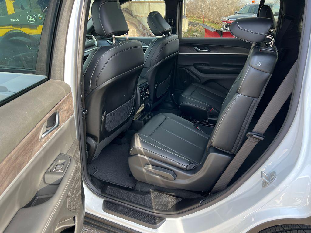 new 2025 Jeep Grand Cherokee L car, priced at $47,996