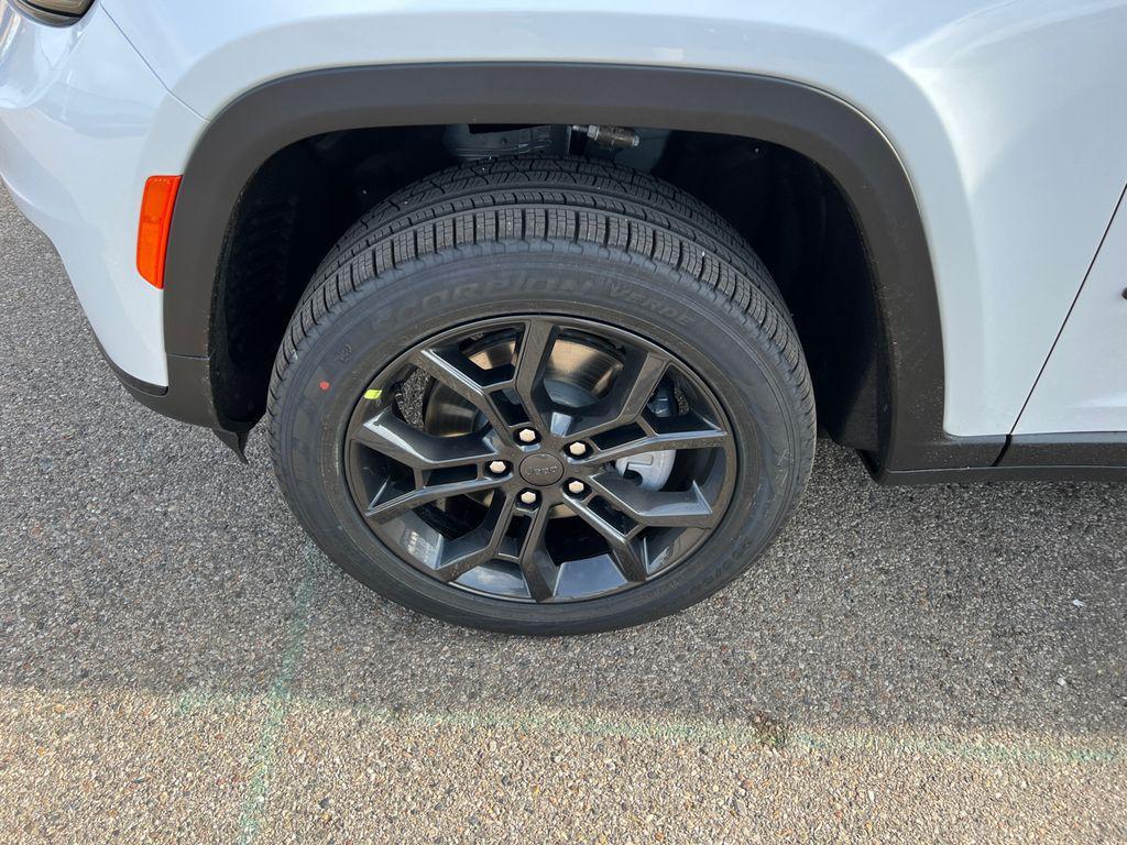 new 2025 Jeep Grand Cherokee L car, priced at $47,996