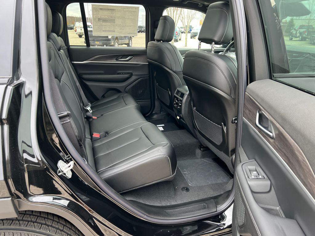 new 2025 Jeep Grand Cherokee car, priced at $46,808