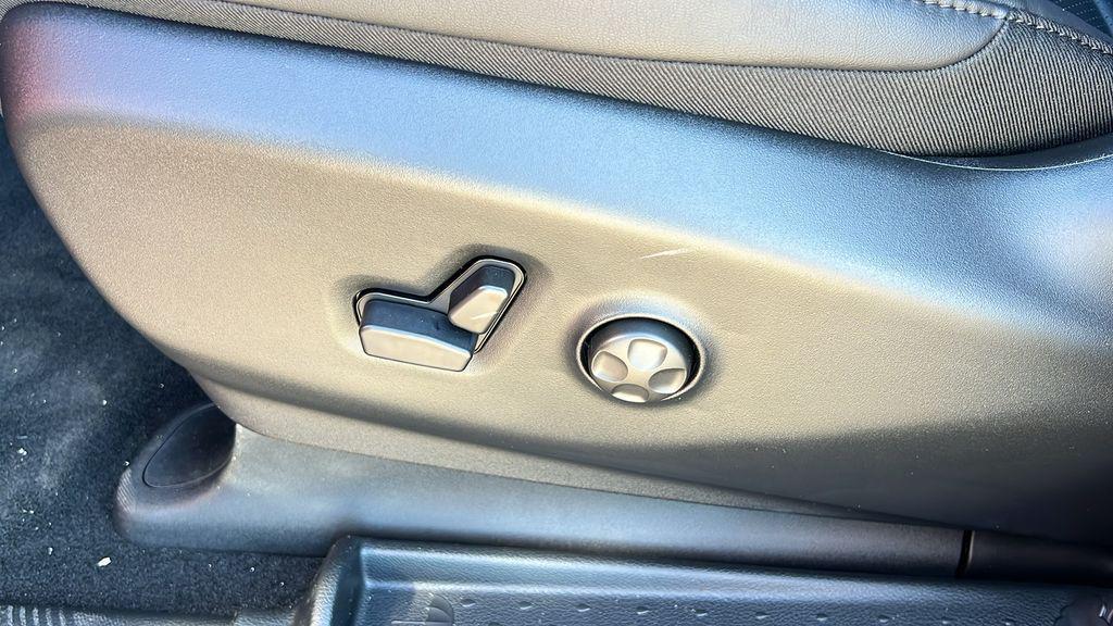 new 2026 Chrysler Pacifica car, priced at $37,856