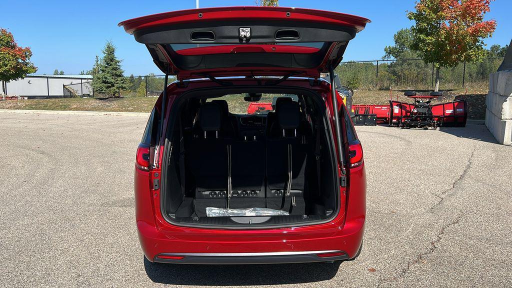 new 2026 Chrysler Pacifica car, priced at $37,856