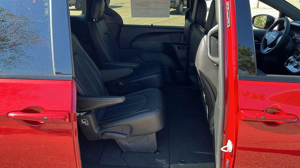 new 2026 Chrysler Pacifica car, priced at $37,856