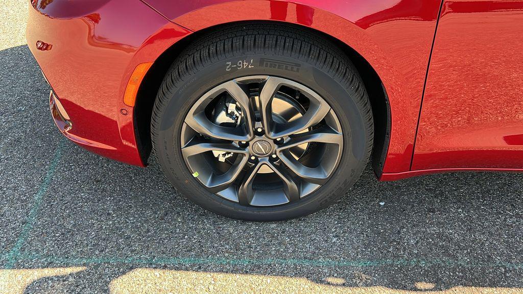 new 2026 Chrysler Pacifica car, priced at $37,856