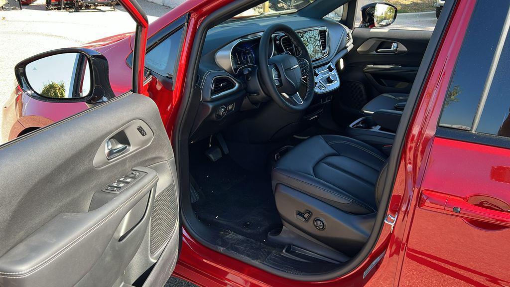 new 2026 Chrysler Pacifica car, priced at $37,856