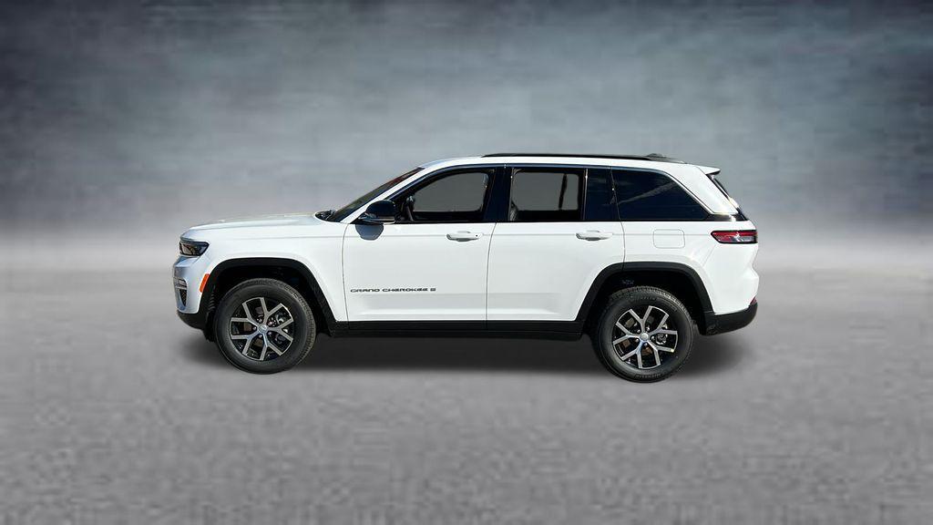 new 2025 Jeep Grand Cherokee car, priced at $40,464