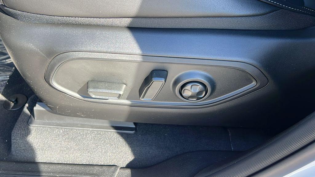 new 2025 Jeep Grand Cherokee car, priced at $40,464