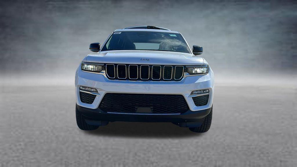 new 2025 Jeep Grand Cherokee car, priced at $40,464
