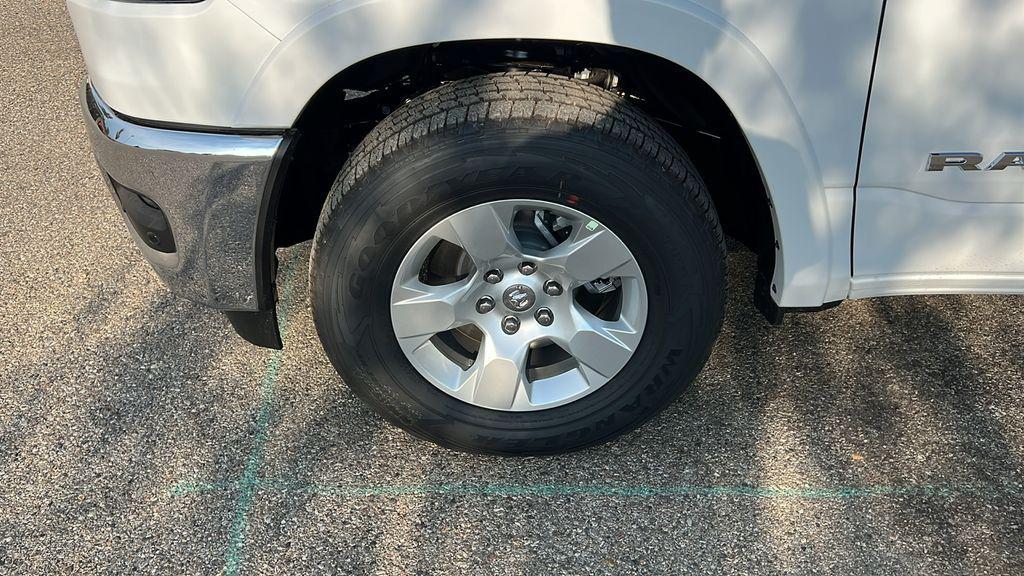 new 2025 Ram 1500 car, priced at $41,472