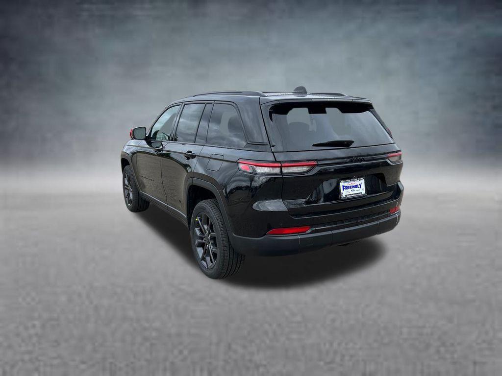 new 2025 Jeep Grand Cherokee car, priced at $46,808