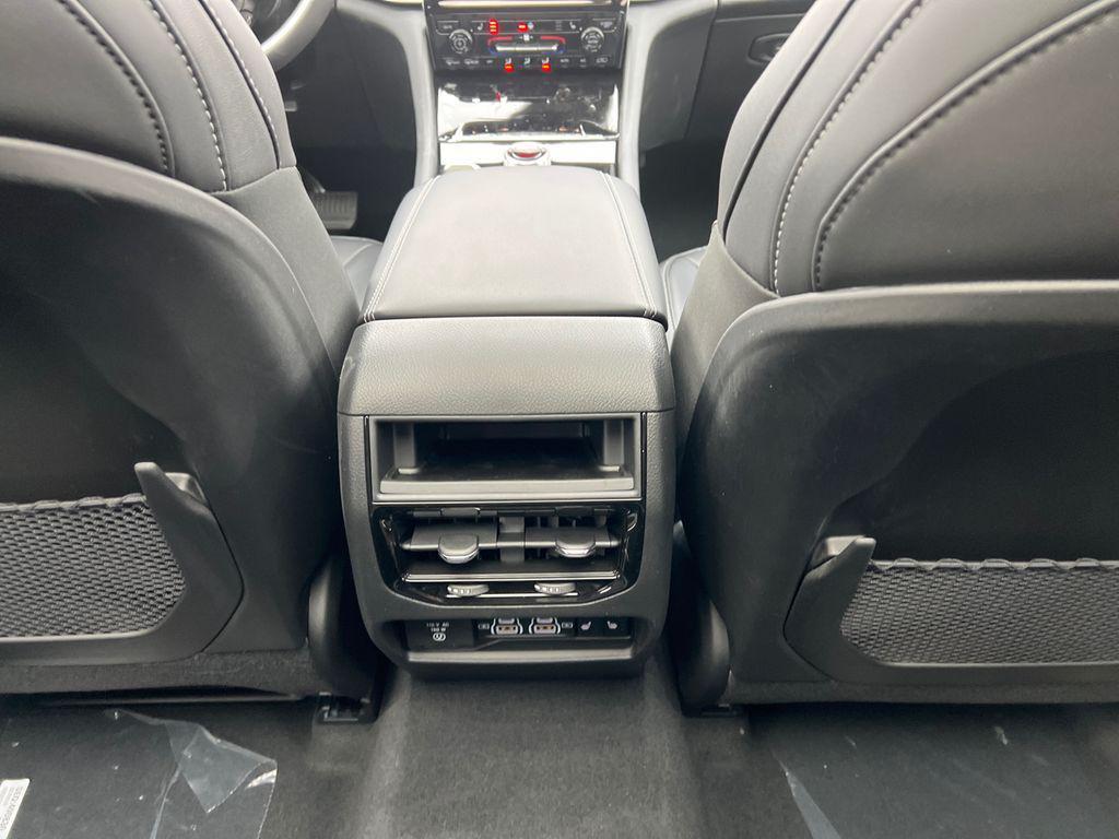 new 2025 Jeep Grand Cherokee car, priced at $46,808