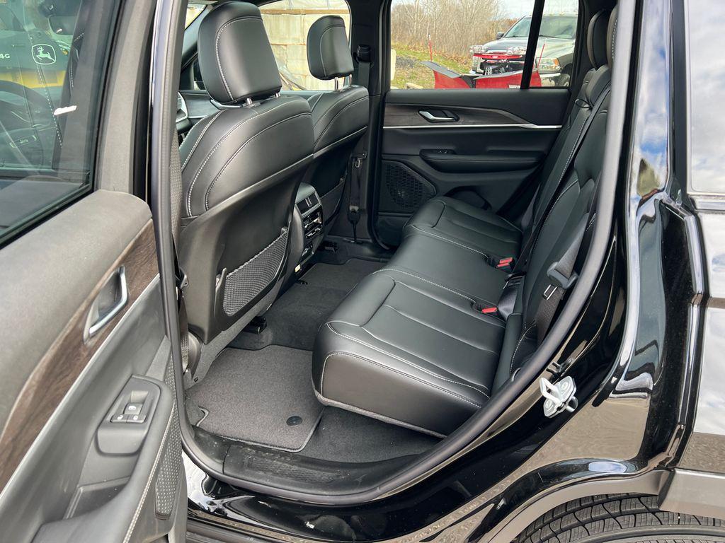 new 2025 Jeep Grand Cherokee car, priced at $46,808