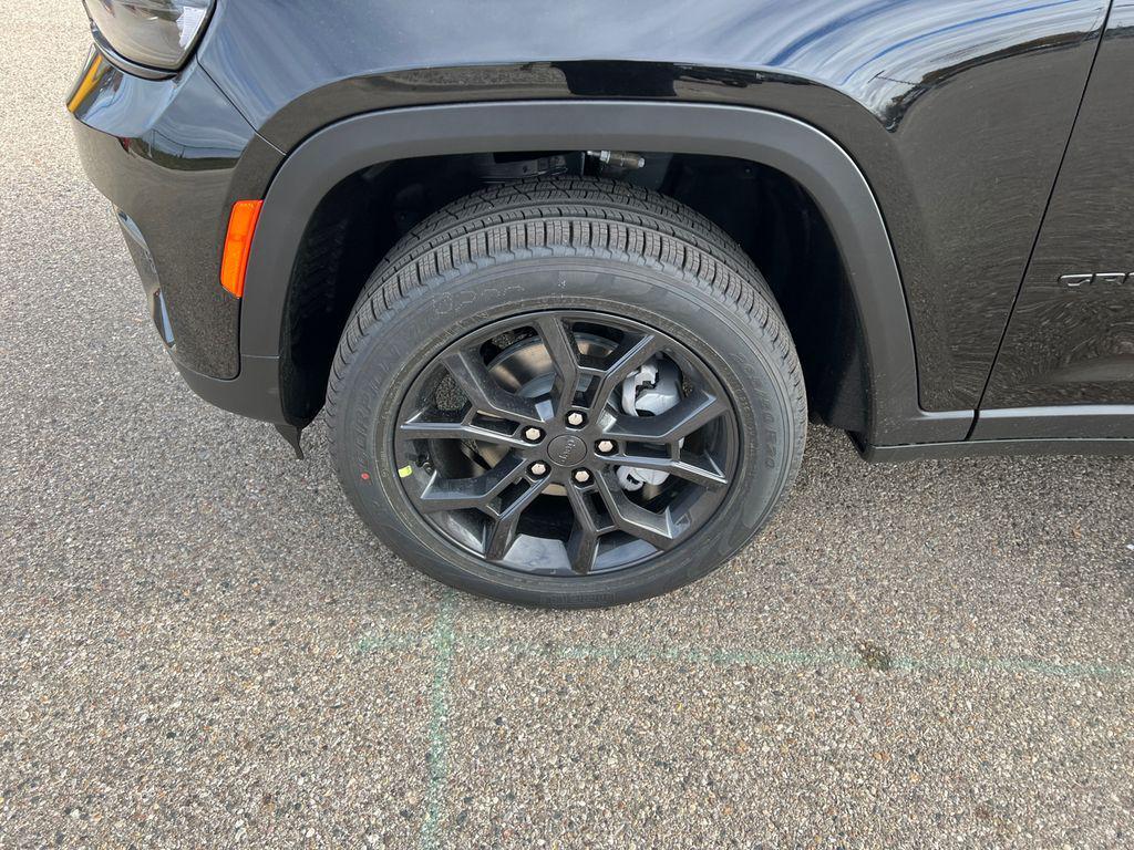 new 2025 Jeep Grand Cherokee car, priced at $46,808