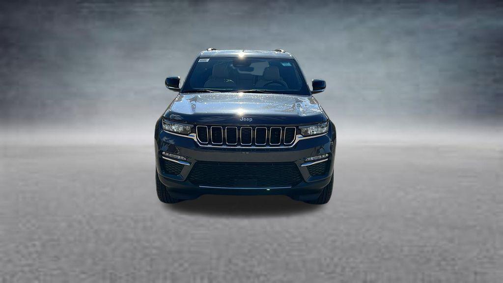 new 2025 Jeep Grand Cherokee car, priced at $43,124