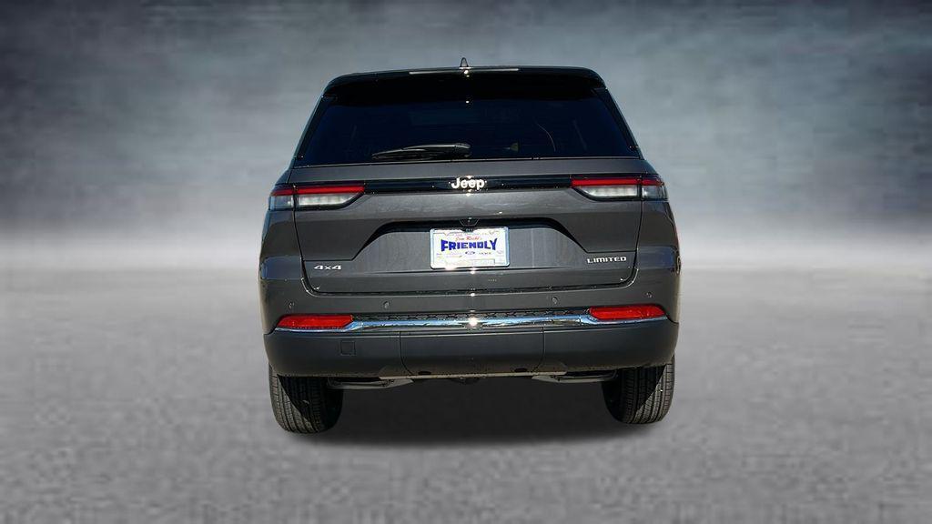 new 2025 Jeep Grand Cherokee car, priced at $43,124