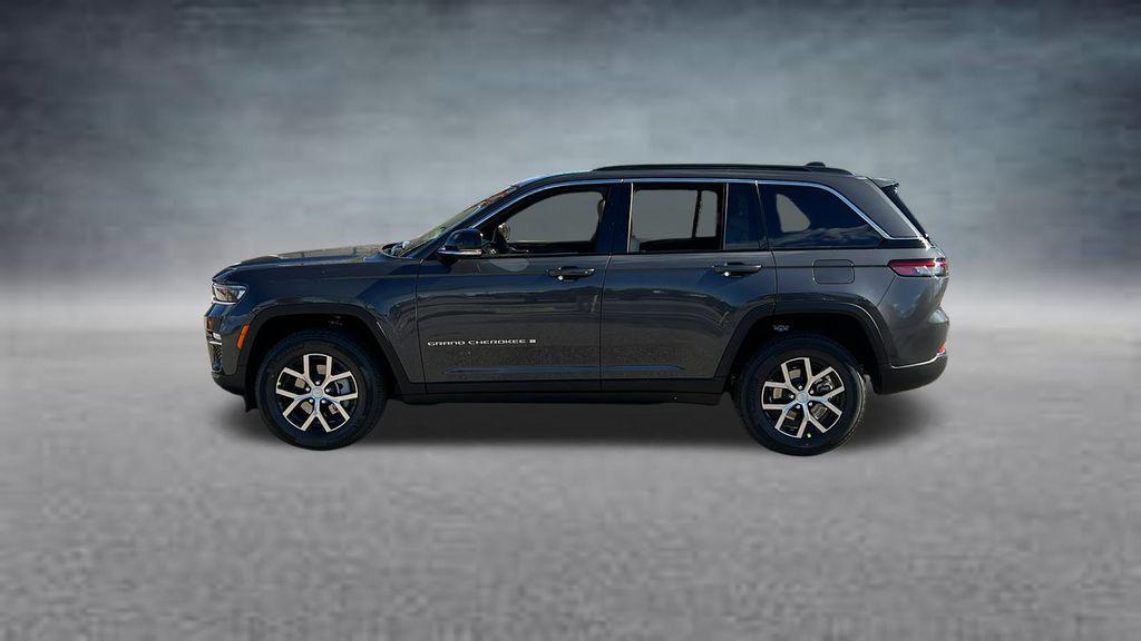 new 2025 Jeep Grand Cherokee car, priced at $43,124