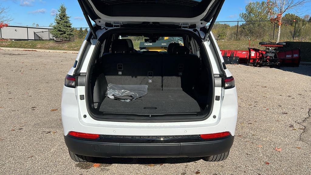 new 2025 Jeep Grand Cherokee car, priced at $47,446