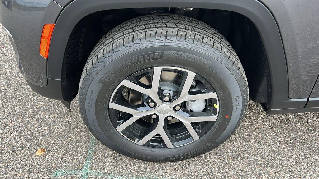 new 2025 Jeep Grand Cherokee car, priced at $43,625