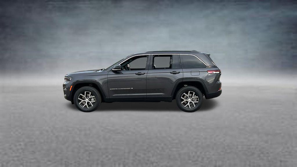 new 2025 Jeep Grand Cherokee car, priced at $43,625