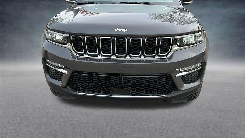 new 2025 Jeep Grand Cherokee car, priced at $43,625
