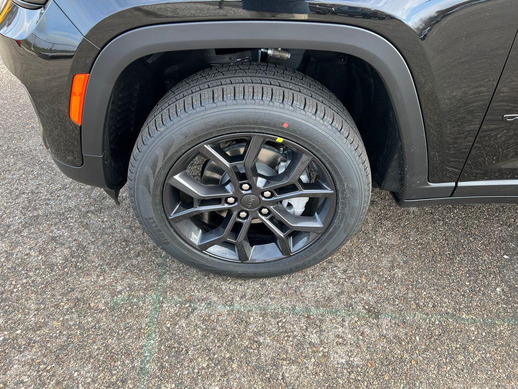 new 2025 Jeep Grand Cherokee car, priced at $46,808
