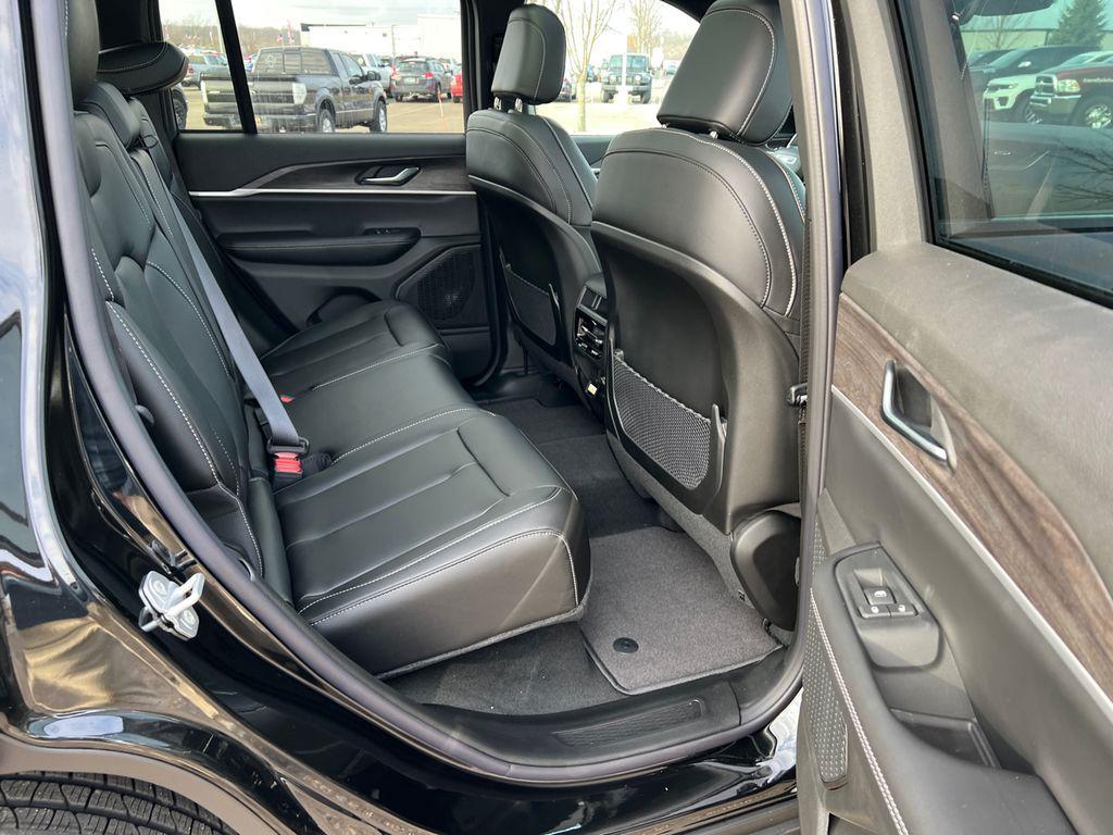 new 2025 Jeep Grand Cherokee car, priced at $46,808