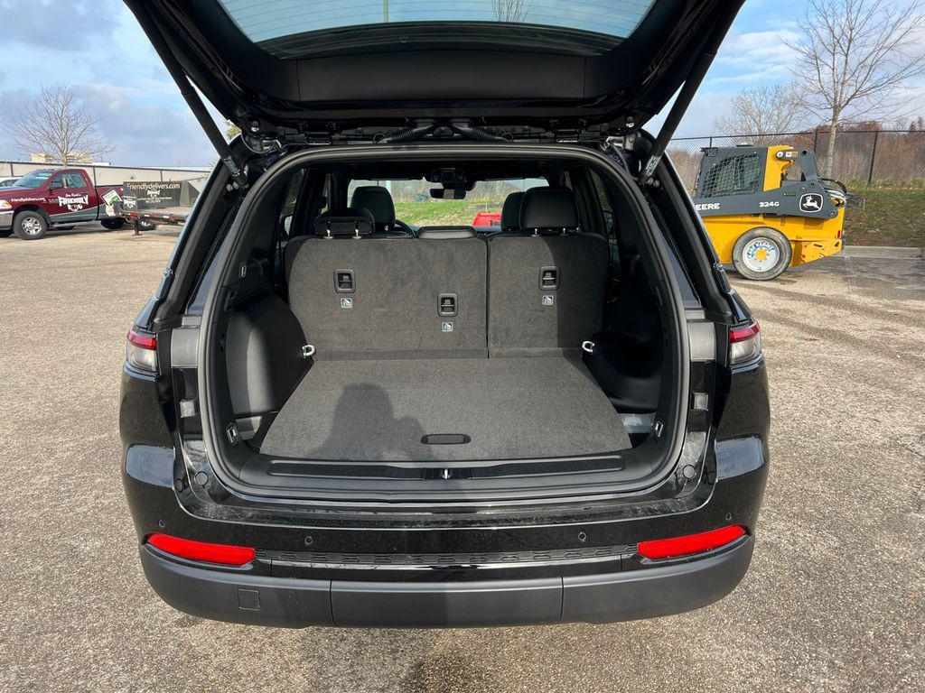 new 2025 Jeep Grand Cherokee car, priced at $46,808