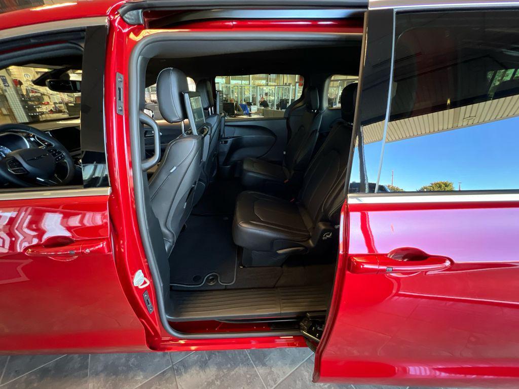 new 2026 Chrysler Pacifica car, priced at $43,546