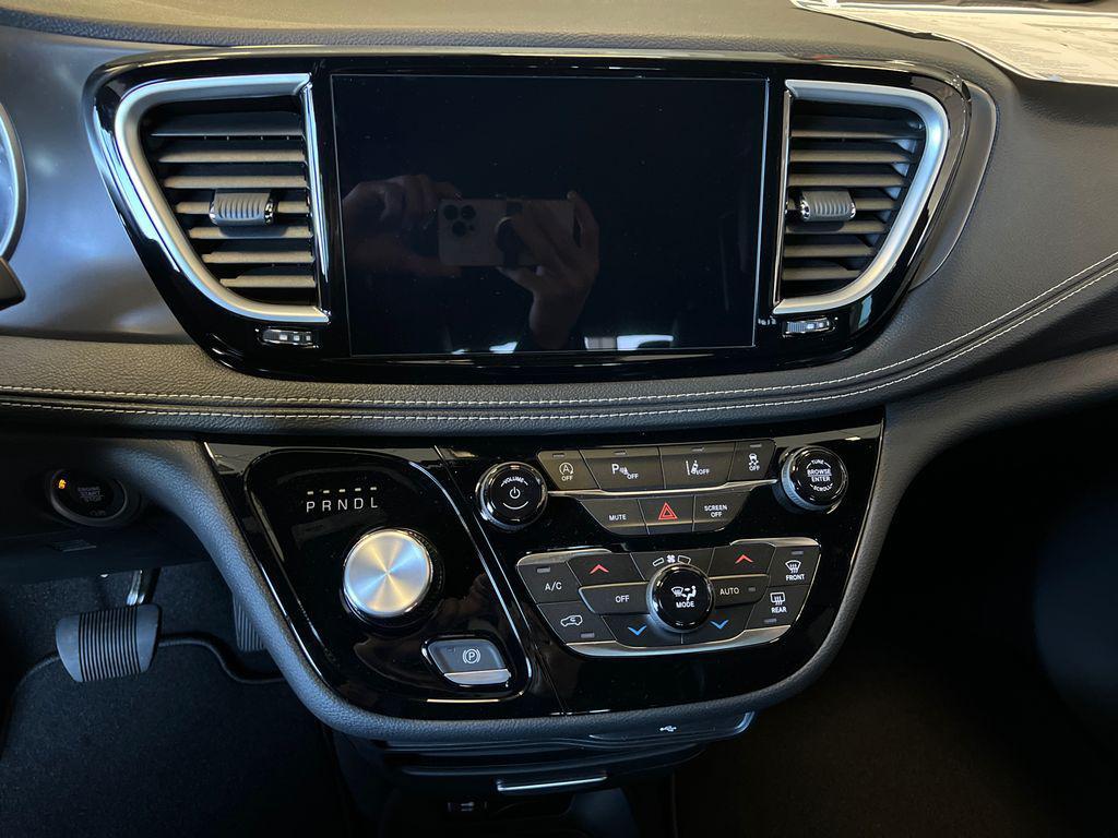 new 2026 Chrysler Pacifica car, priced at $43,546