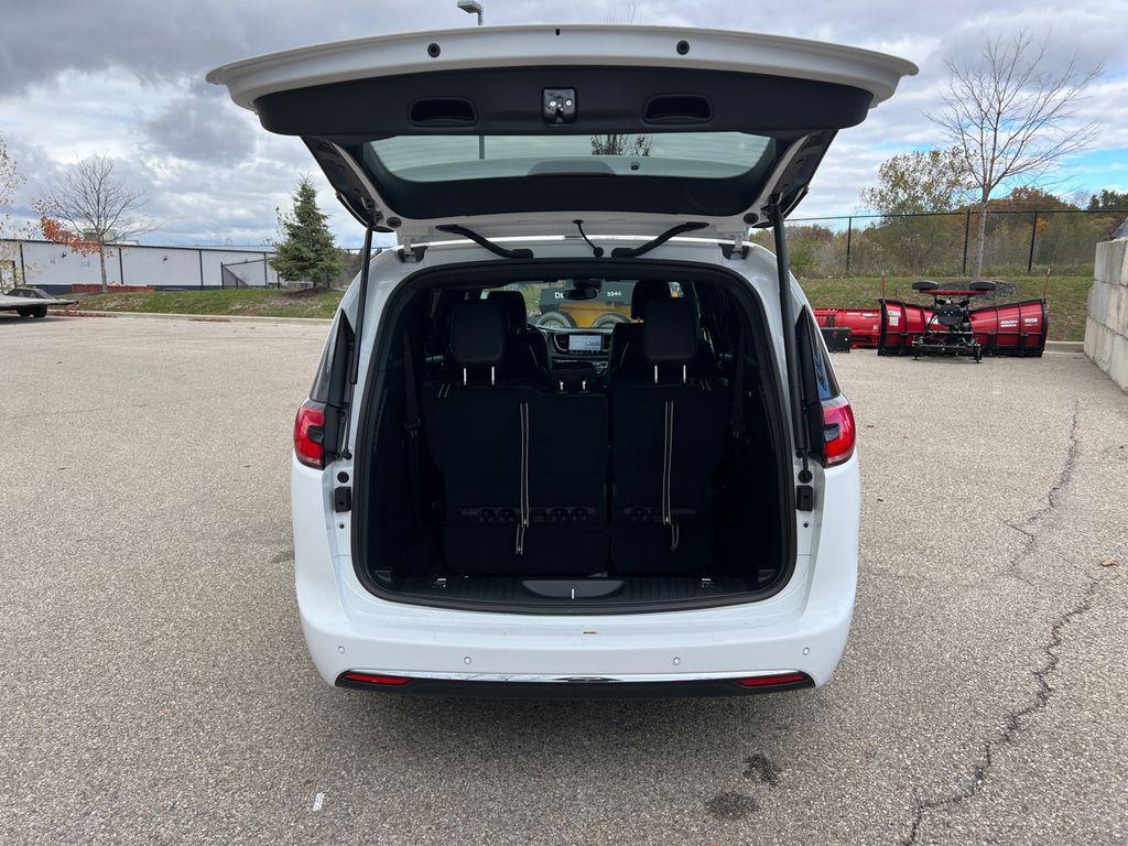 new 2026 Chrysler Pacifica car, priced at $38,264