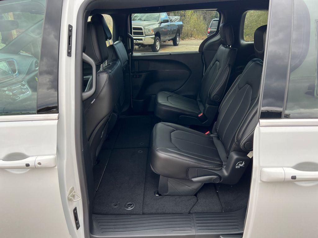 new 2026 Chrysler Pacifica car, priced at $38,264