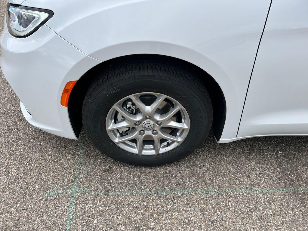 new 2026 Chrysler Pacifica car, priced at $38,264