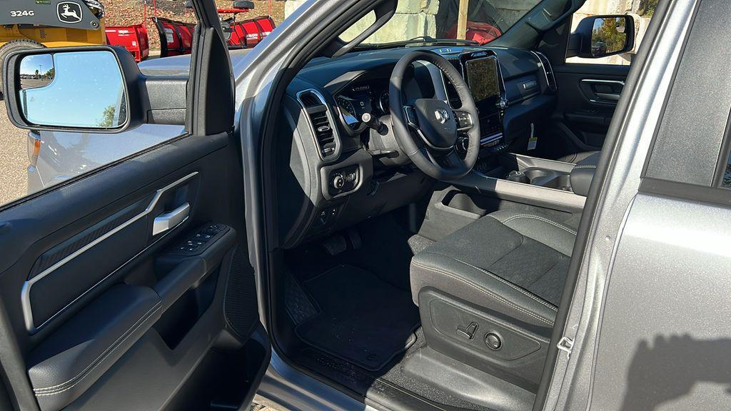 new 2025 Ram 1500 car, priced at $43,291
