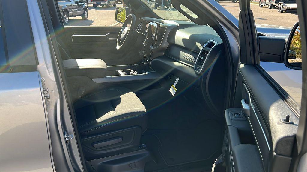 new 2025 Ram 1500 car, priced at $43,291