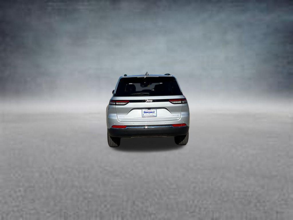 new 2025 Jeep Grand Cherokee car, priced at $40,974