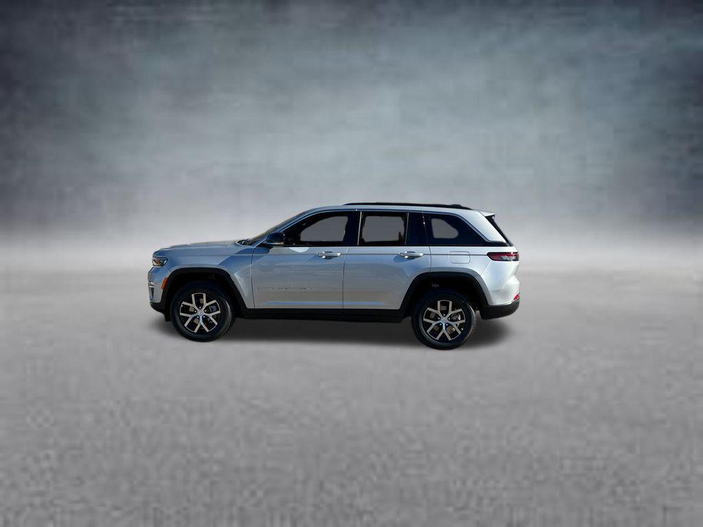 new 2025 Jeep Grand Cherokee car, priced at $40,974