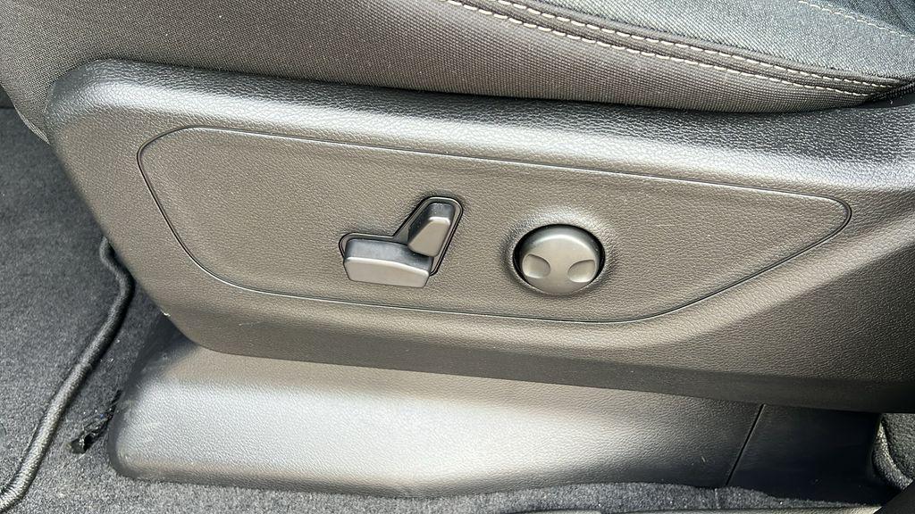 new 2025 Ram 1500 car, priced at $41,448