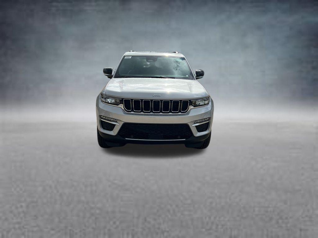 new 2025 Jeep Grand Cherokee car, priced at $45,625