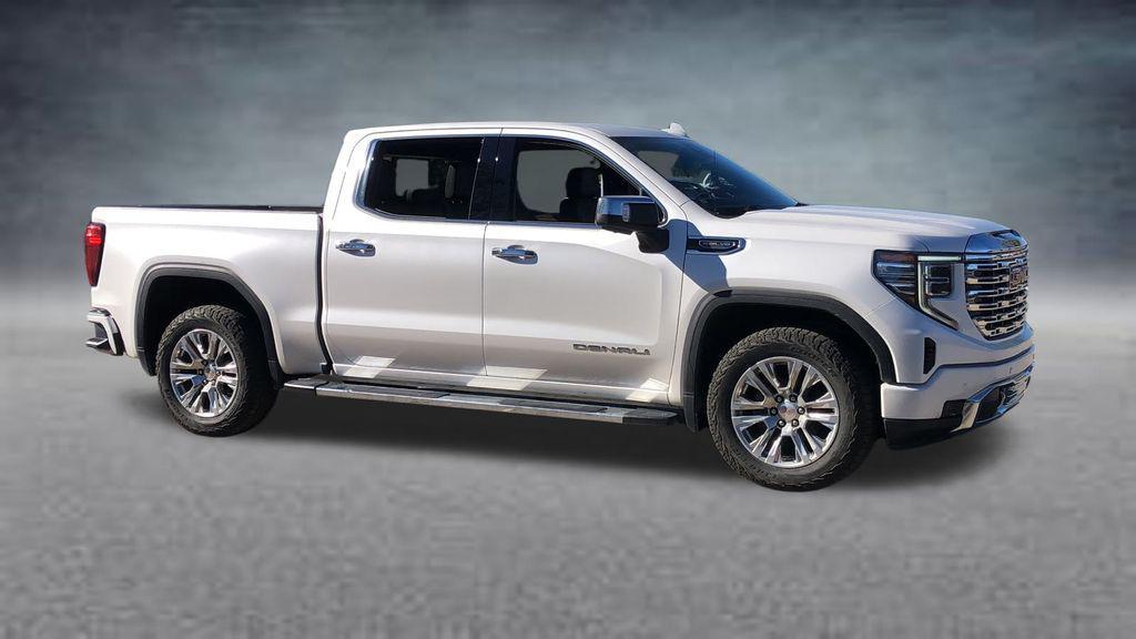 used 2022 GMC Sierra 1500 car, priced at $40,470